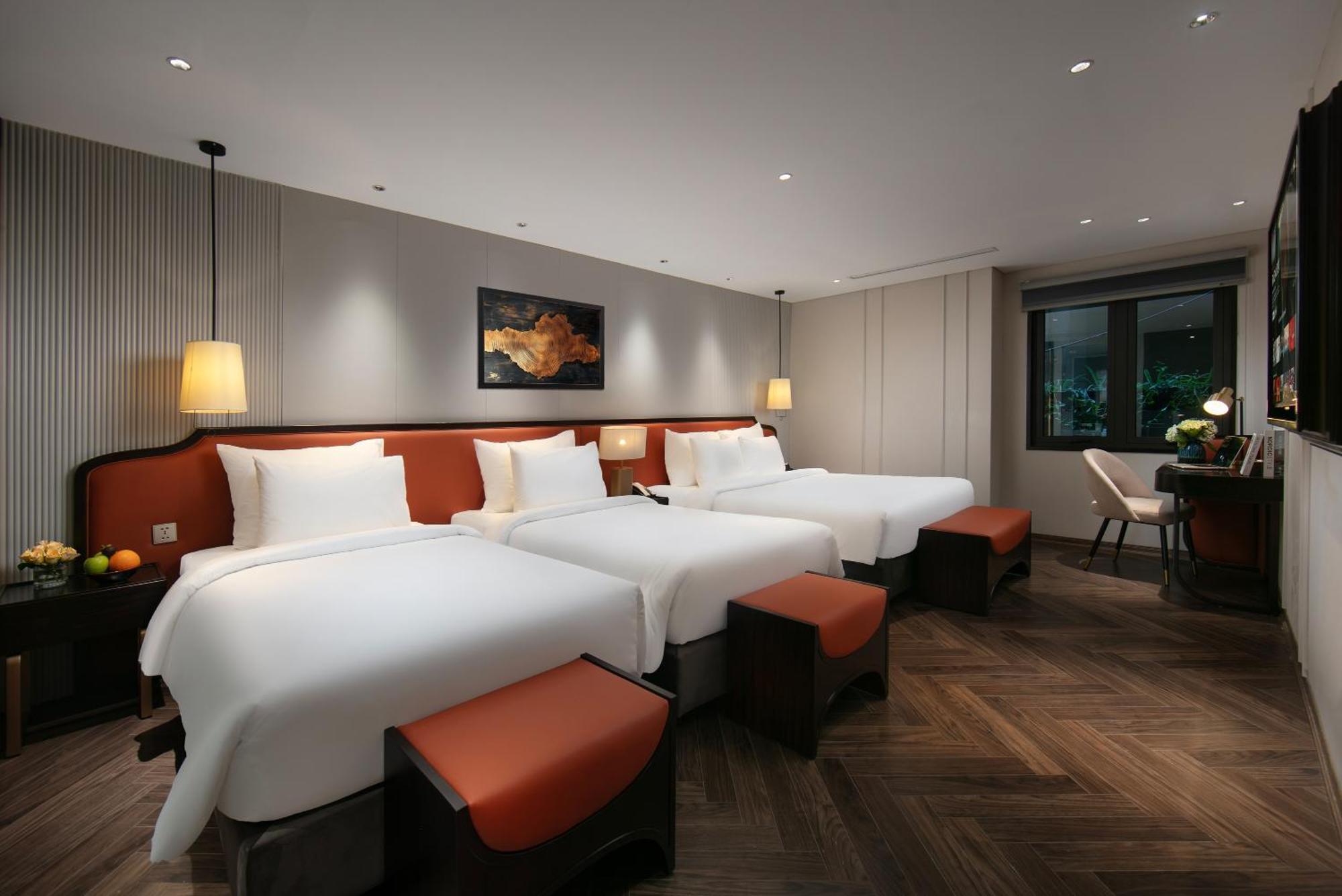 Le Premier Hotel & Rooftop Bar Hanoi Exterior foto