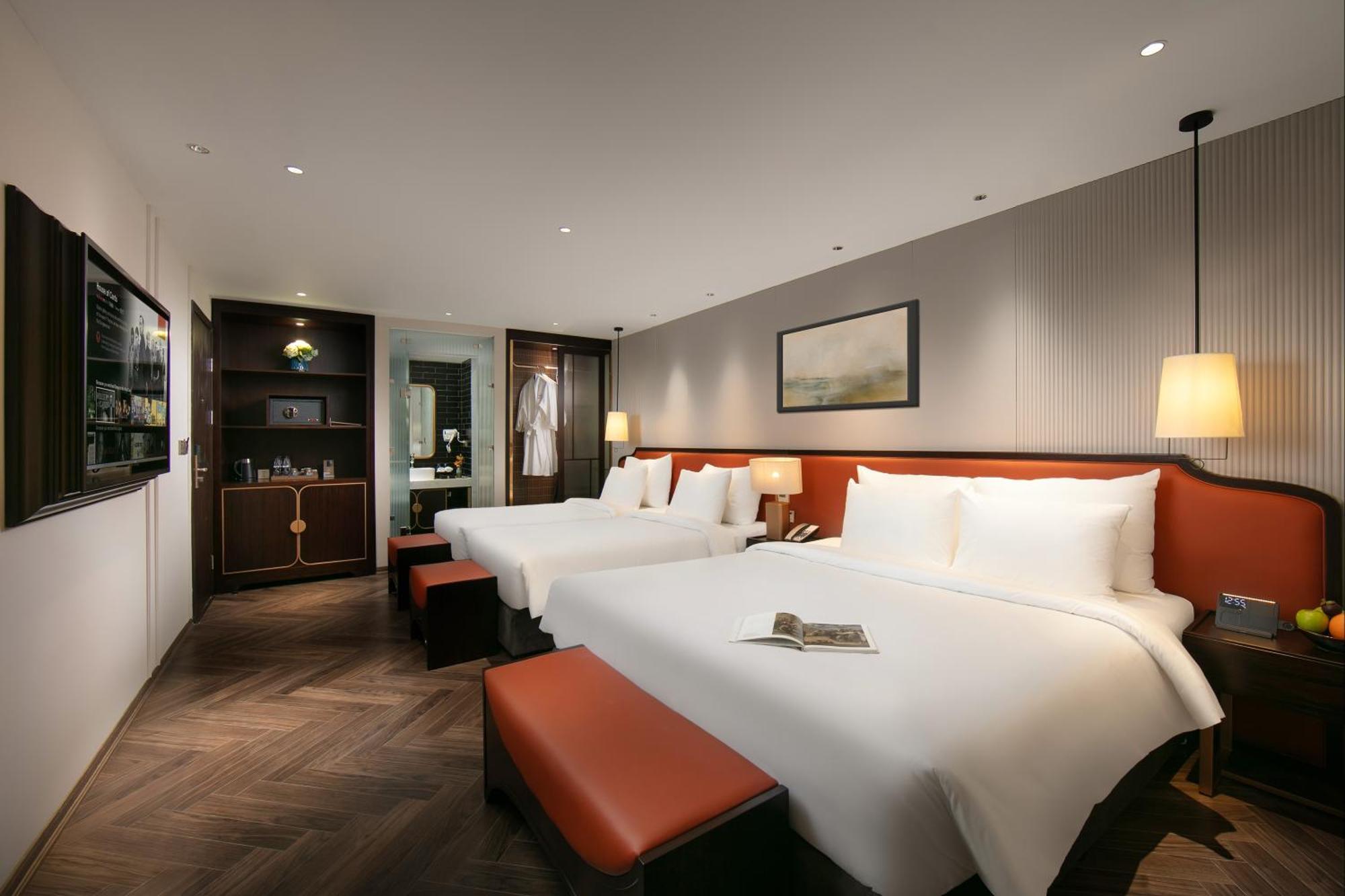 Le Premier Hotel & Rooftop Bar Hanoi Exterior foto