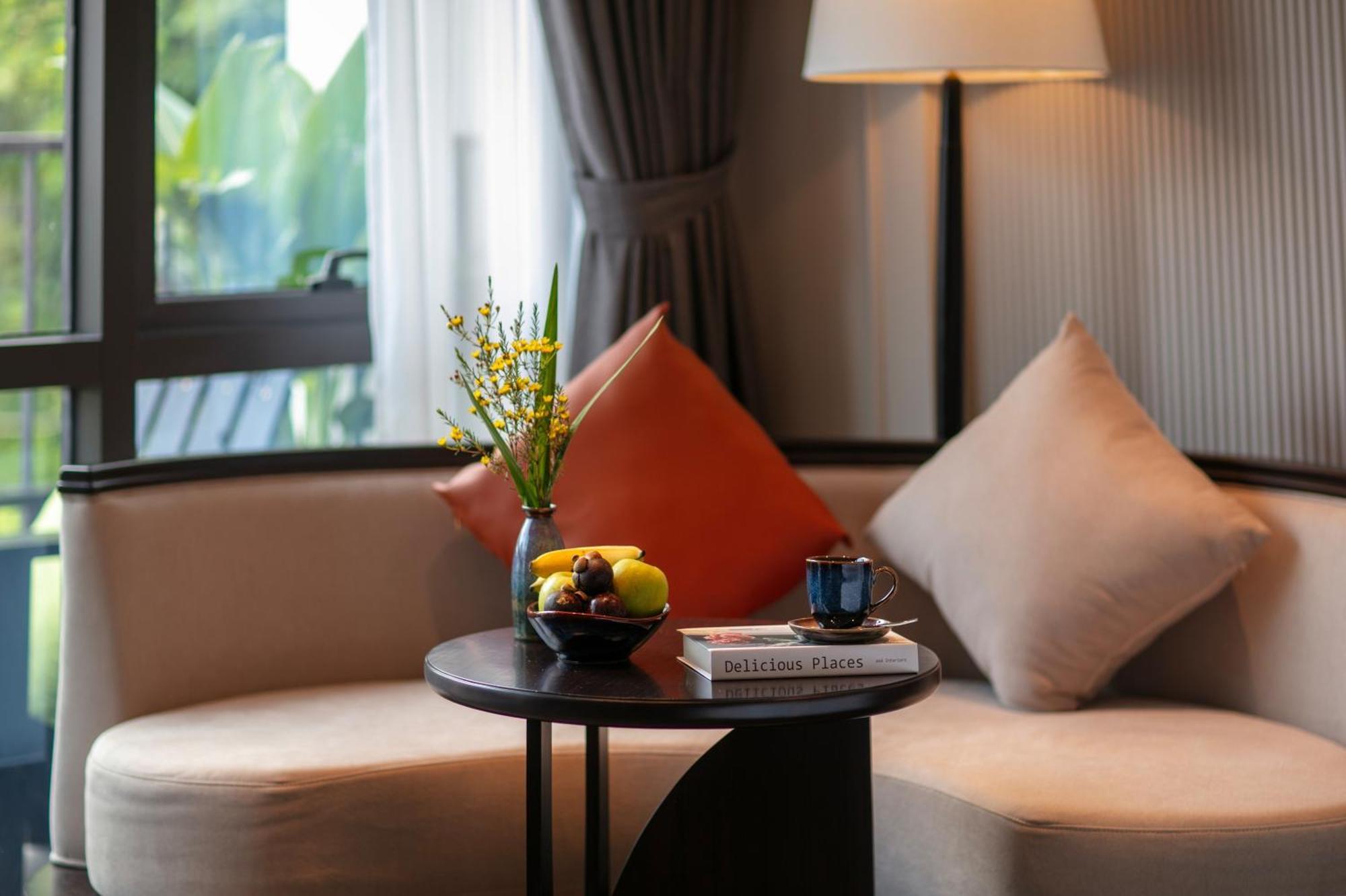 Le Premier Hotel & Rooftop Bar Hanoi Exterior foto