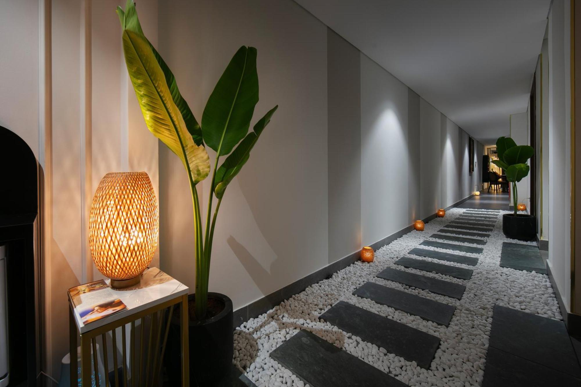 Le Premier Hotel & Rooftop Bar Hanoi Exterior foto
